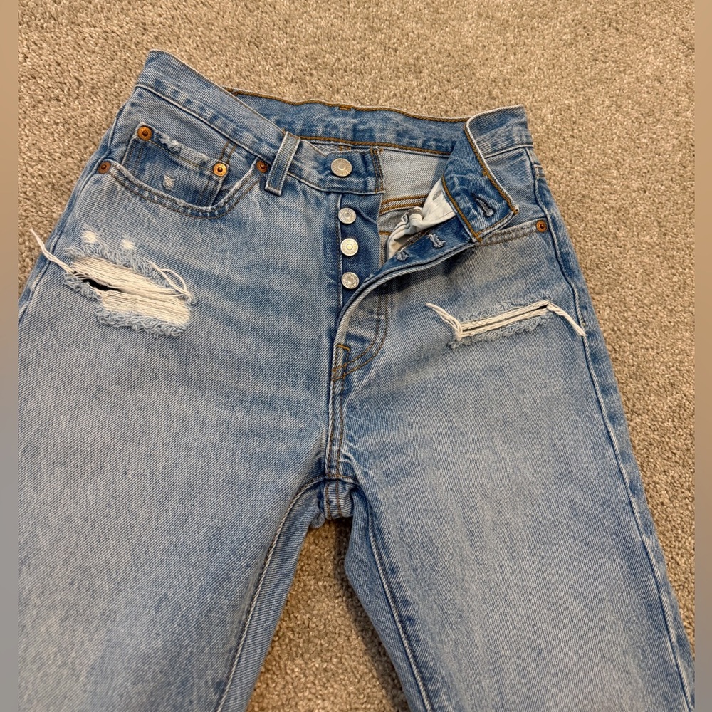 Levi's Women's 501 High Rise Straight Leg Jeans 24 X 30 Color Lane Change Ripped - Picture 5 of 13